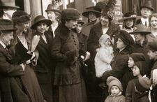 Margaret Sanger and Fania Mindell on courthouse steps, 1917