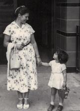 Lauren Shapiro with her Aunt Jennie