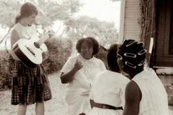 Heather Booth and Fannie Lou Hamer, 1964