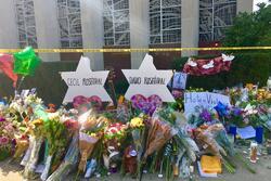 Memorial outside Tree of Life Synagogue