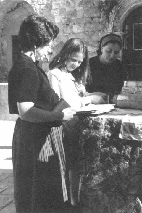 Yael Schneider at her Bat Mitzah with Betsy Cohen-Kallus and Susan Weidman Schneider at the Western Wall in Jerusalem