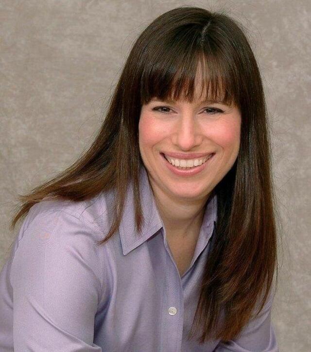 headshot of Rabbi Rebecca Sirbu