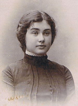 Anna Margolin, 1903