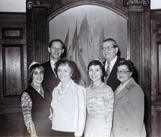 Hadassah Blocker with Bat/Bar Mitzvah Class