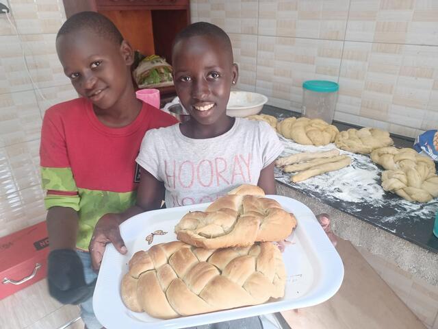 Shoshana McKinney Kirya-Ziraba's nieces making challah