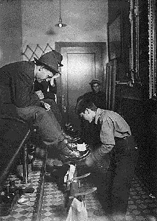 Greel's Shoe-Shining Parlor, Indianapolis, Indiana, August 1908